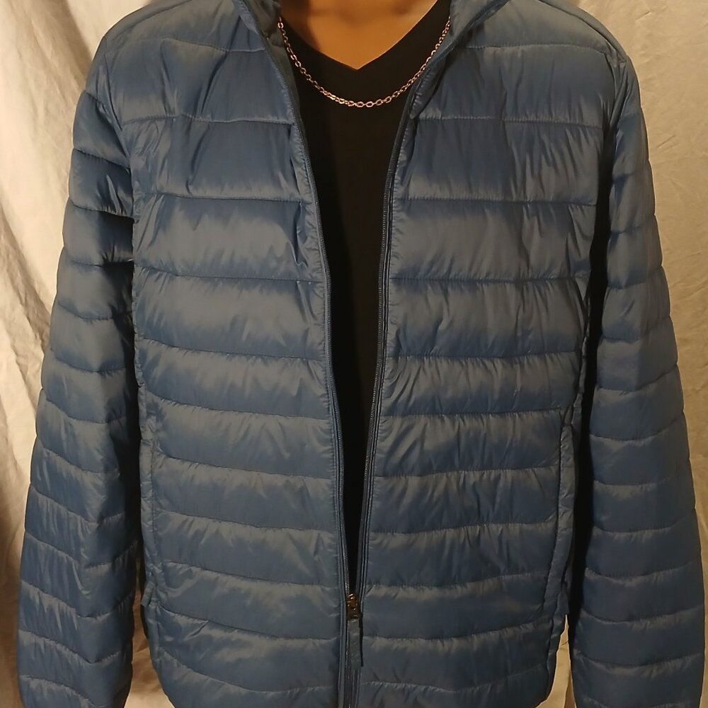 Amazon Essentials Mens light blue Puffer jacket size XL/EG/TG